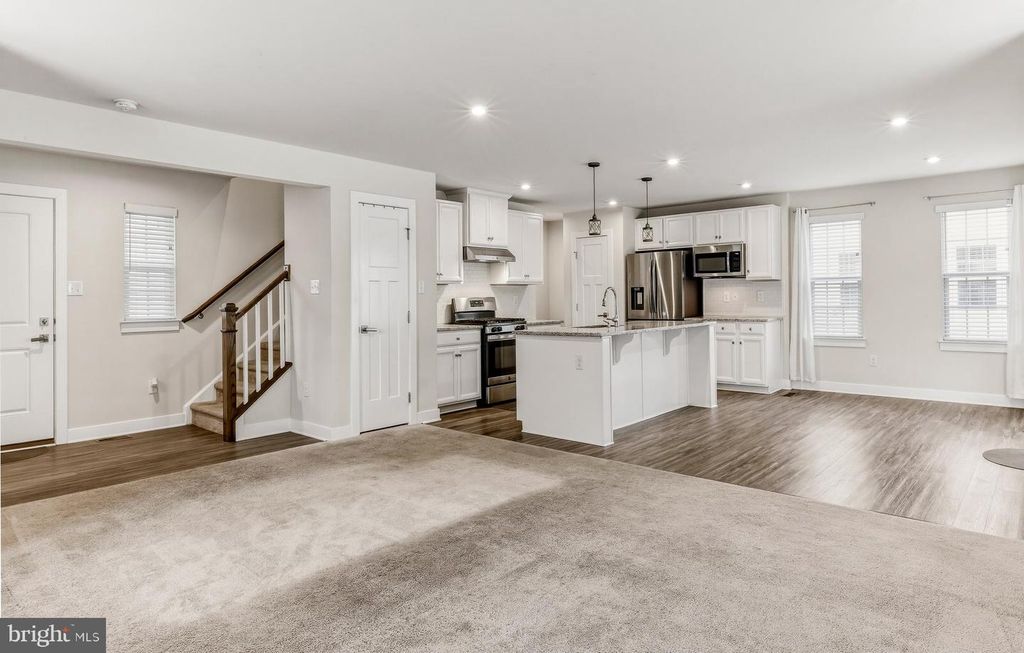18 CIRCLE DR, SICKLERVILLE, NJ 08081 — photo 3
