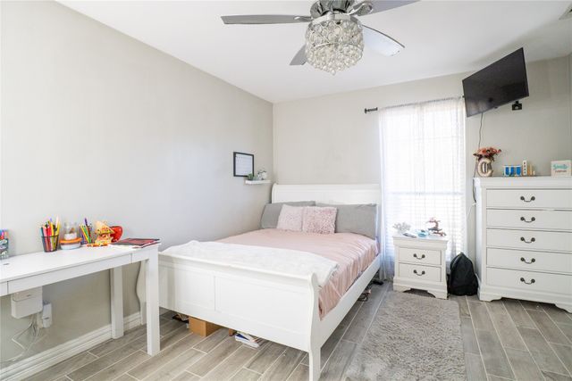 1246 Meadow Way, Terrell, TX 75160