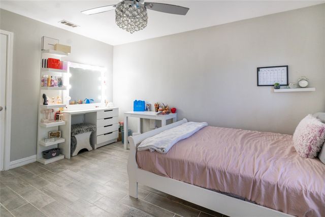 1246 Meadow Way, Terrell, TX 75160