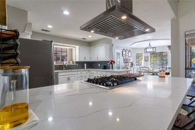 1246 Meadow Way, Terrell, TX 75160