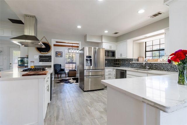 1246 Meadow Way, Terrell, TX 75160