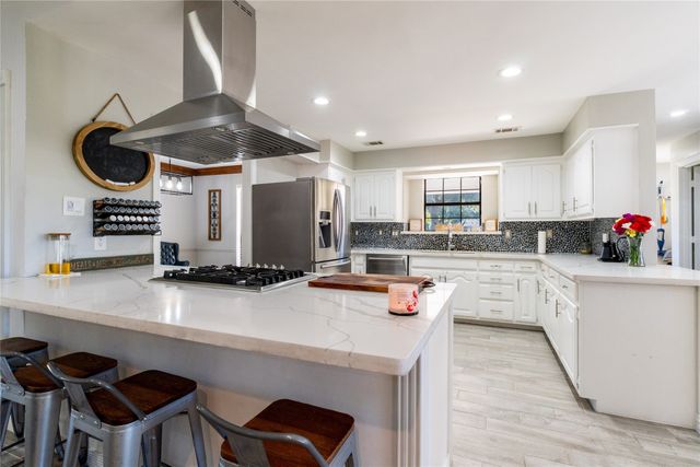 1246 Meadow Way, Terrell, TX 75160