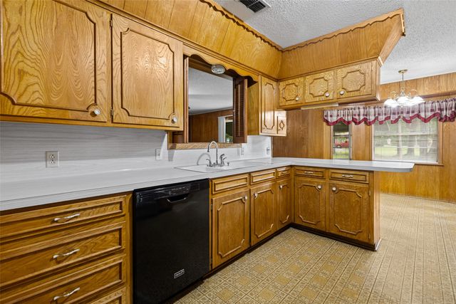 104 N Timberlane, Lone Star, TX 75668