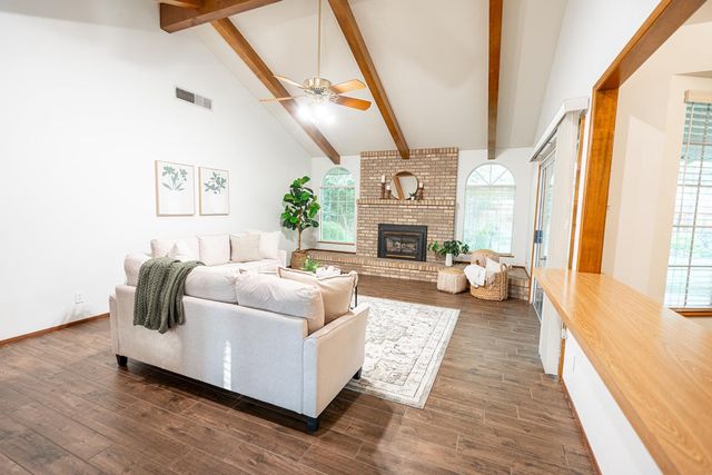 7522 N Mansionette Drive, Fresno, CA 93720
