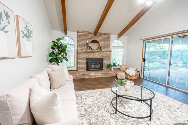 7522 N Mansionette Drive, Fresno, CA 93720