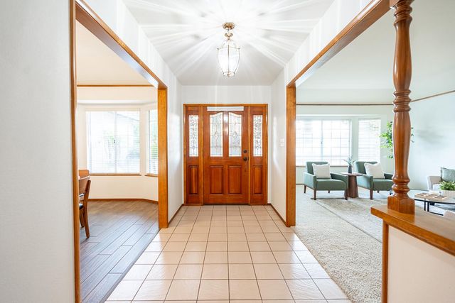 7522 N Mansionette Drive, Fresno, CA 93720