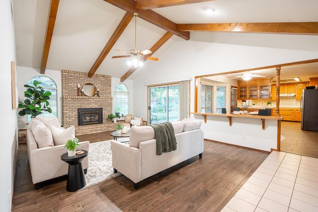 7522 N Mansionette Drive, Fresno, CA 93720
