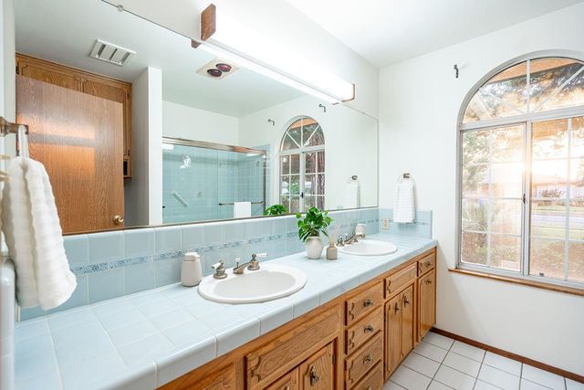 7522 N Mansionette Drive, Fresno, CA 93720