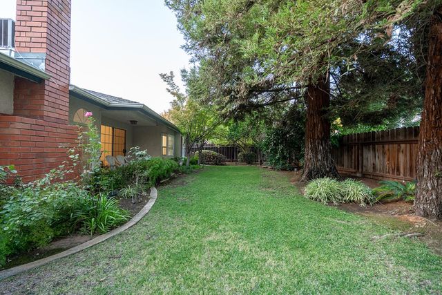 7522 N Mansionette Drive, Fresno, CA 93720