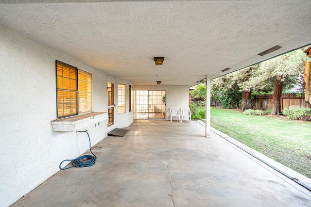 7522 N Mansionette Drive, Fresno, CA 93720