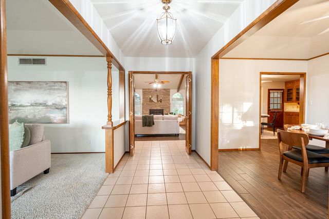 7522 N Mansionette Drive, Fresno, CA 93720