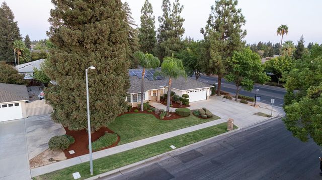 7522 N Mansionette Drive, Fresno, CA 93720
