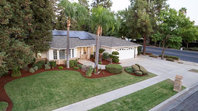 7522 N Mansionette Drive, Fresno, CA 93720