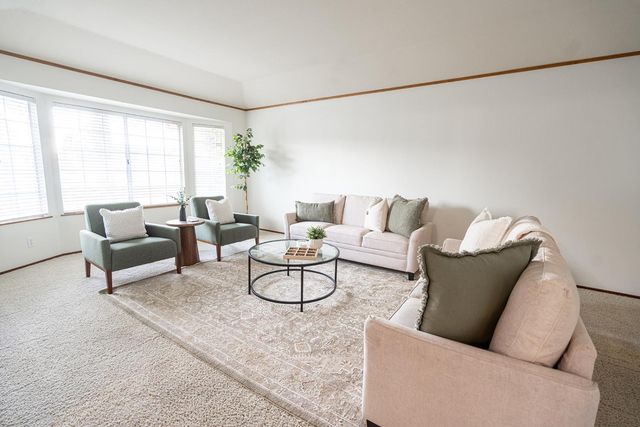 7522 N Mansionette Drive, Fresno, CA 93720