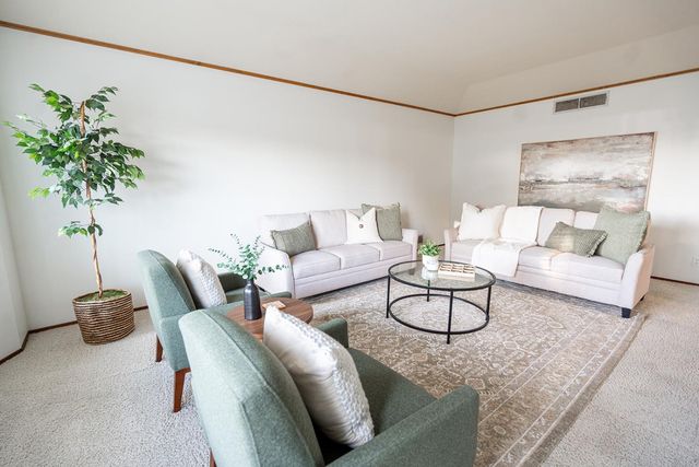 7522 N Mansionette Drive, Fresno, CA 93720