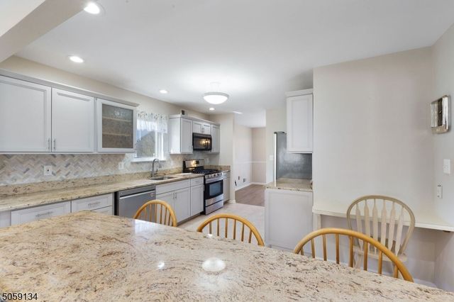 43 Whitehead Road, Bridgewater Twp., NJ 08807