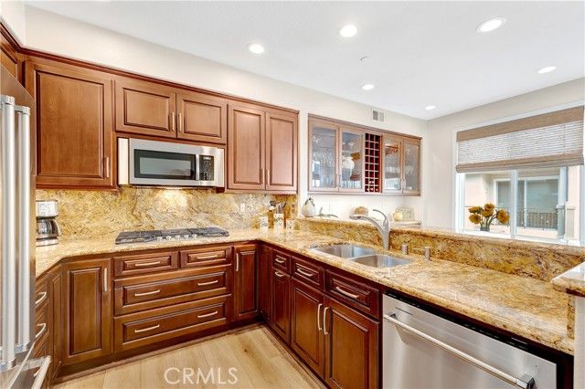 6251 Surfpoint Cir, Huntington Beach, CA 92648