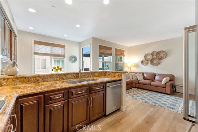 6251 Surfpoint Cir, Huntington Beach, CA 92648