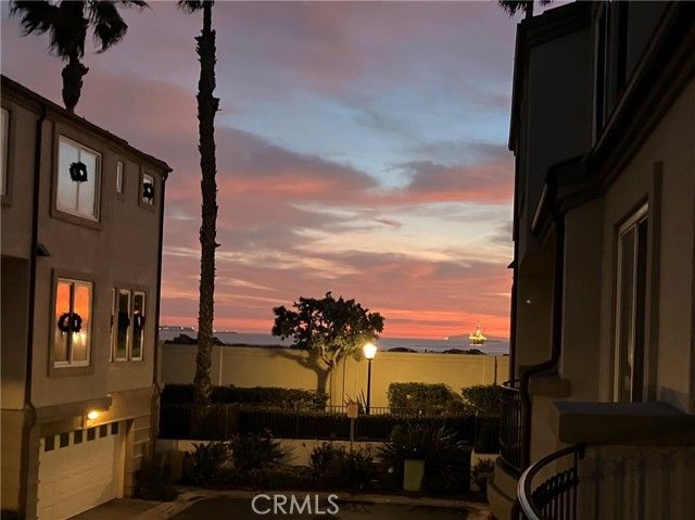 6251 Surfpoint Cir, Huntington Beach, CA 92648