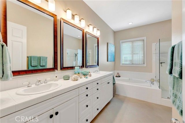 6251 Surfpoint Cir, Huntington Beach, CA 92648