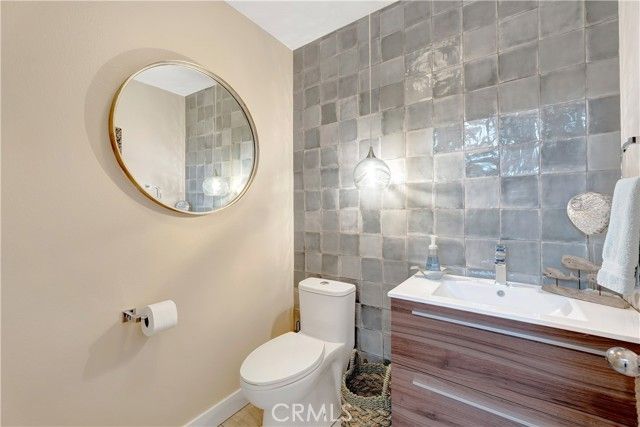 6251 Surfpoint Cir, Huntington Beach, CA 92648