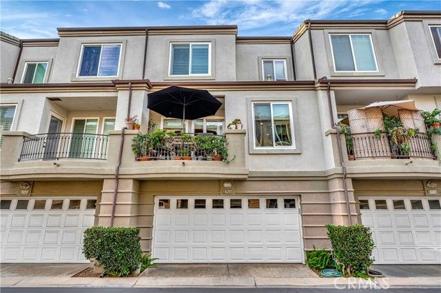 6251 Surfpoint Cir, Huntington Beach, CA 92648