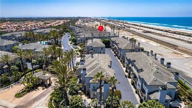 6251 Surfpoint Cir, Huntington Beach, CA 92648