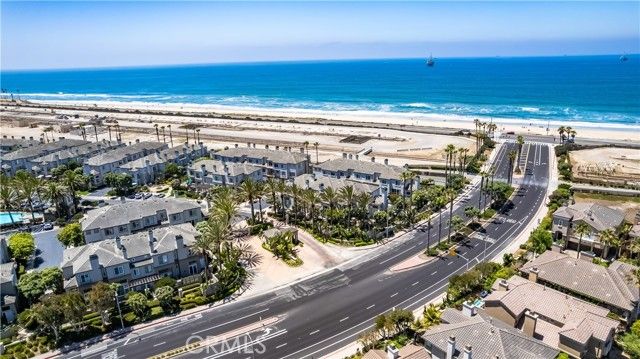 6251 Surfpoint Cir, Huntington Beach, CA 92648