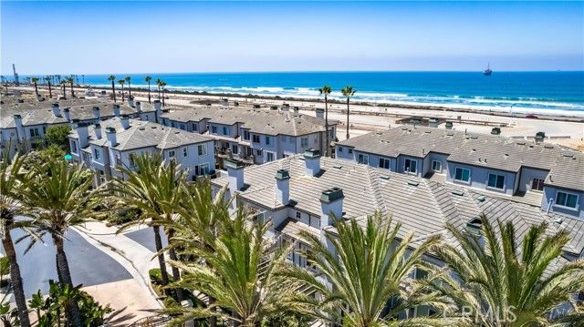 6251 Surfpoint Cir, Huntington Beach, CA 92648