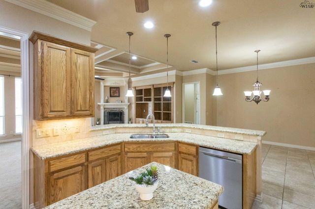 1608 TANGLEWOOD DRIVE, Wichita Falls, TX 76309