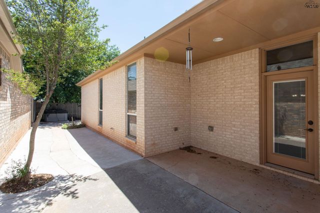 1608 TANGLEWOOD DRIVE, Wichita Falls, TX 76309