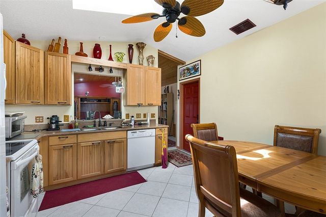 121 Hinchman Avenue, Sebastian, FL 32958