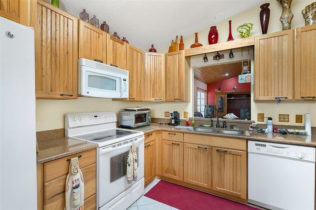 121 Hinchman Avenue, Sebastian, FL 32958