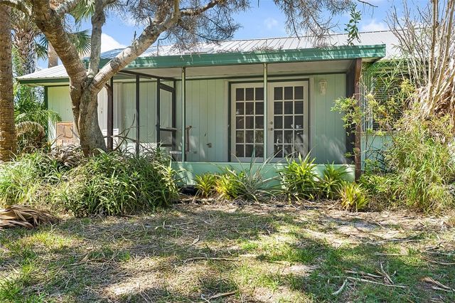 121 Hinchman Avenue, Sebastian, FL 32958