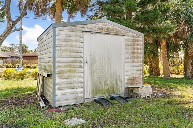 121 Hinchman Avenue, Sebastian, FL 32958