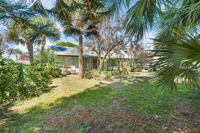 121 Hinchman Avenue, Sebastian, FL 32958