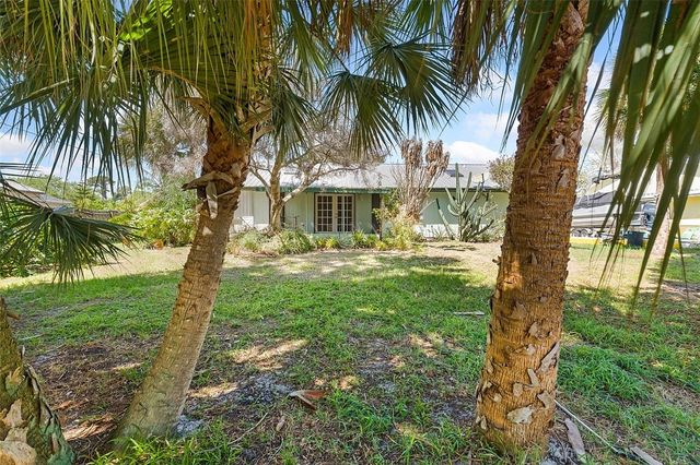 121 Hinchman Avenue, Sebastian, FL 32958