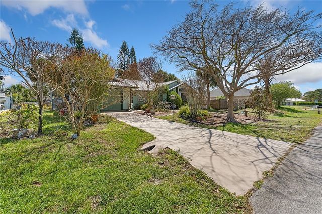 121 Hinchman Avenue, Sebastian, FL 32958