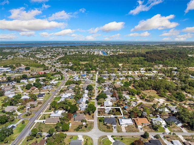 121 Hinchman Avenue, Sebastian, FL 32958