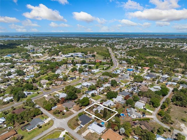 121 Hinchman Avenue, Sebastian, FL 32958