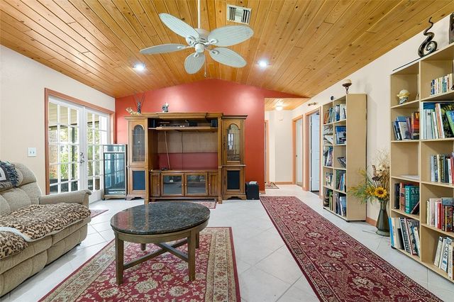 121 Hinchman Avenue, Sebastian, FL 32958