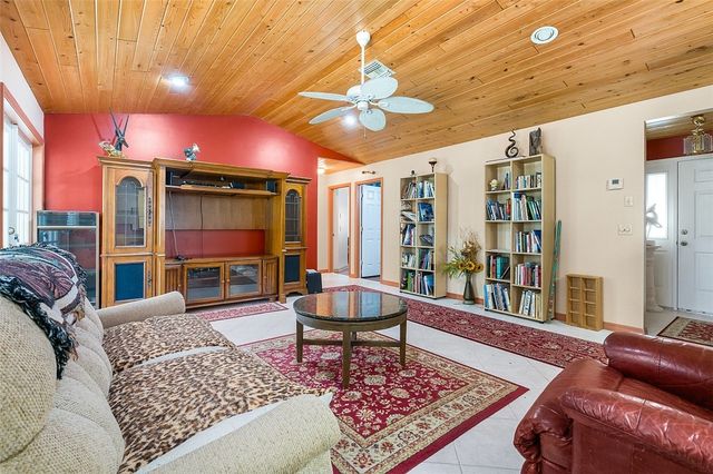 121 Hinchman Avenue, Sebastian, FL 32958