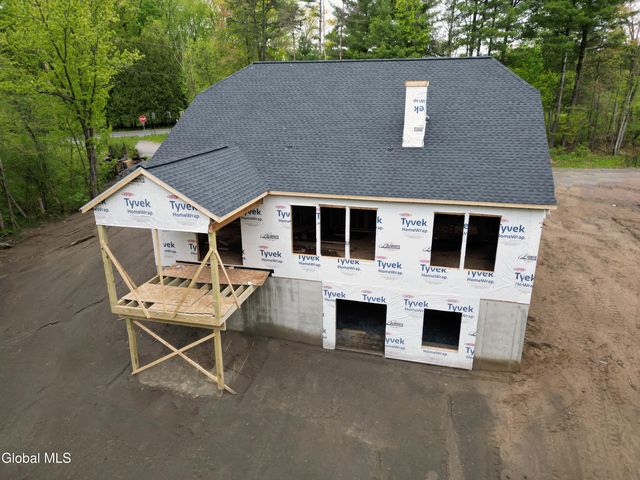 1 Bexley Lane, Halfmoon, NY 12065