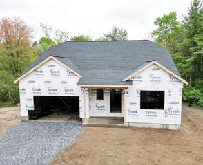 1 Bexley Lane, Halfmoon, NY 12065