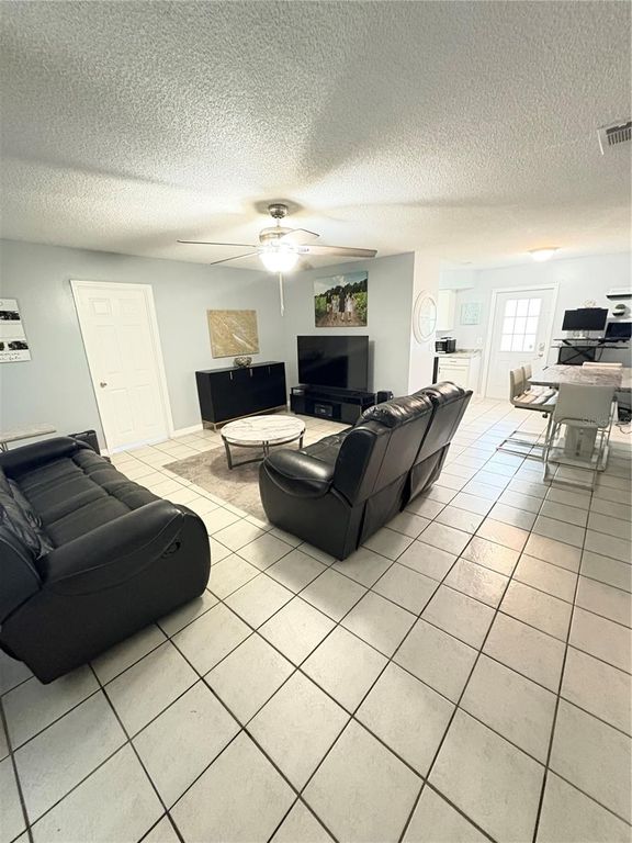 Image 5 of property listing at 3620 NE 22ND COURT, Ocala, FL 34479