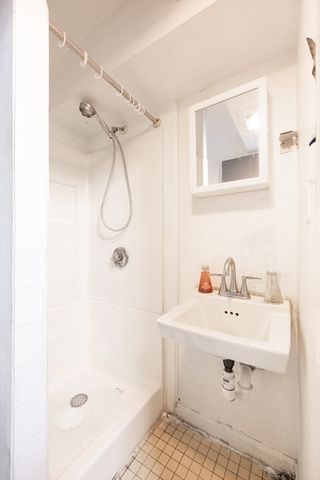 131 Glenville Ave 131, Boston, MA 02134