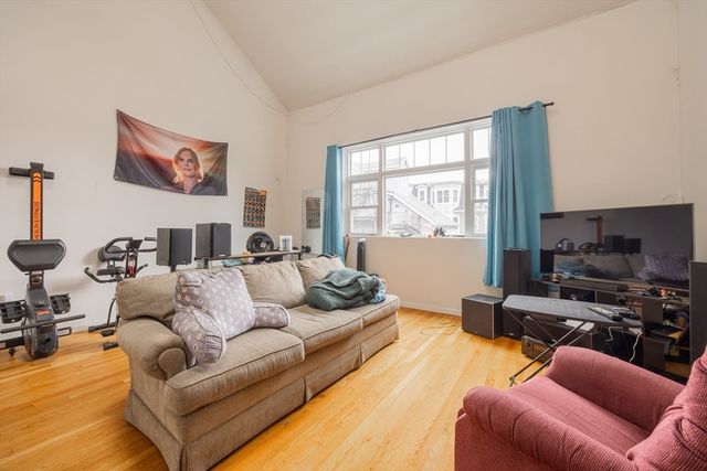 131 Glenville Ave 131, Boston, MA 02134