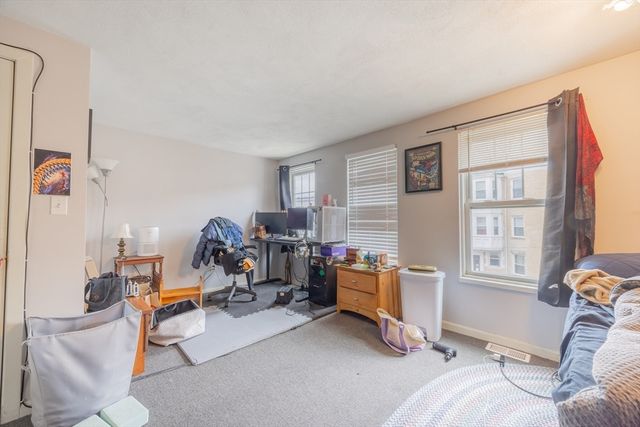131 Glenville Ave 131, Boston, MA 02134