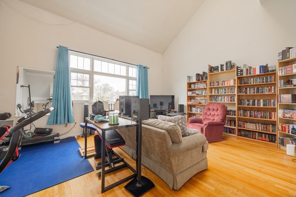 131 Glenville Ave 131, Boston, MA 02134