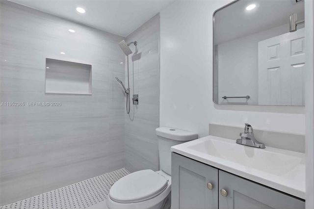 524 NE 160th Ter, Miami, FL 33162